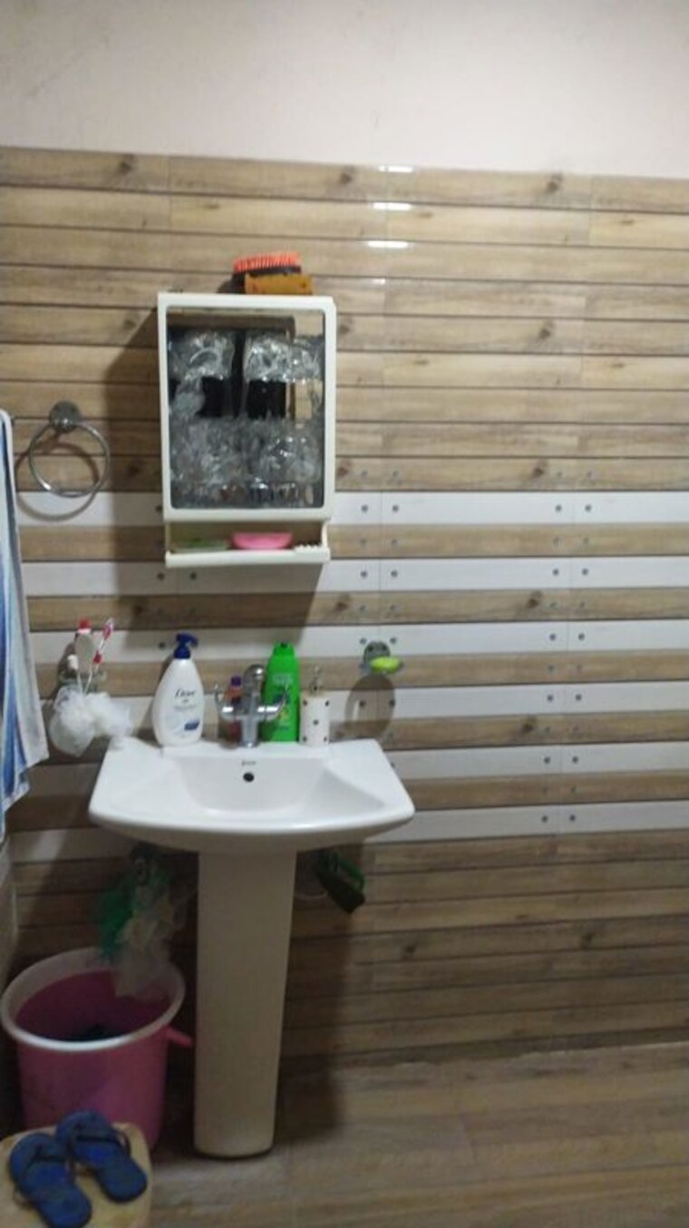 undefined, vijay nagar 6 Bedroom 100 Sq.Yd. Independent House In Vijay Nagar Ghaziabad 10010286