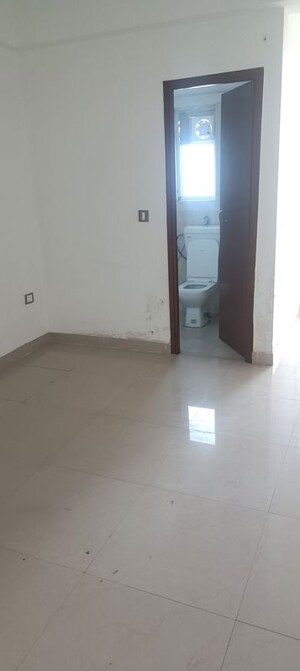 Room in 2 BHK Apartment at Conscient Habitat, Sector 99a – for Sale