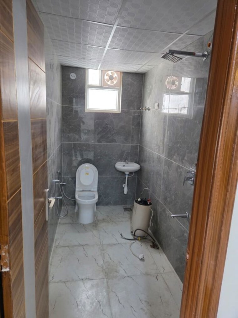 Bathroom, jagatpura 3 Bedroom 1450 Sq.Ft. Apartment In Jagatpura Jaipur 10010298