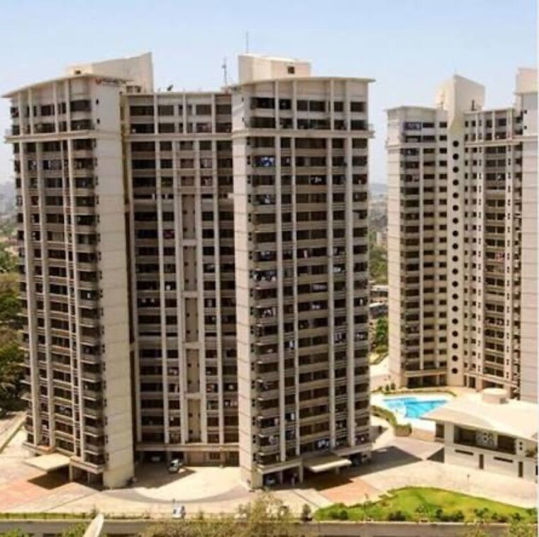 Exterior View, kandivali east 3 Bedroom 1000 Sq.Ft. Apartment In Kandivali East Mumbai 10010301