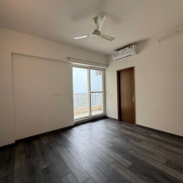 Room in 3 BHK Apartment at Godrej Woods, Sector 43 – for Rent