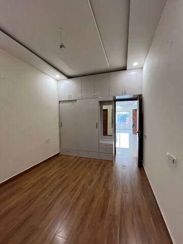 Room in 3 BHK Villa at Sector 115 – for Sale