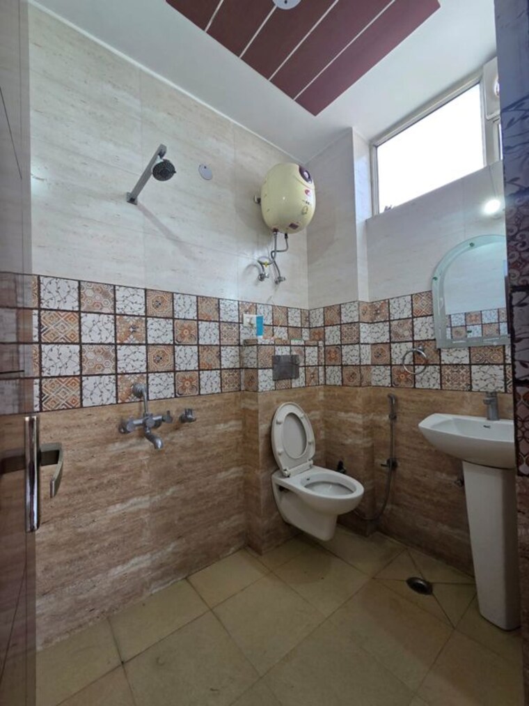 Bathroom, ansal-sushant-apartments 3 Bedroom 215 Sq.Ft. Builder Floor In Sushant Lok I Gurgaon 10010334