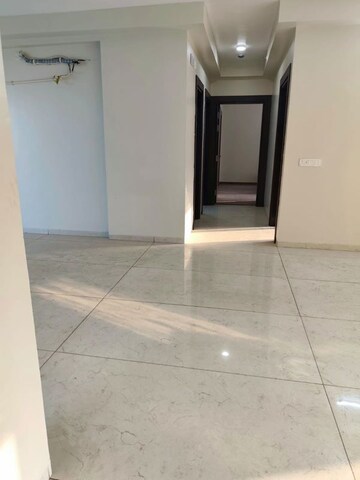 Room in 3 BHK Builder Floor at Gomti Nagar – for Rent