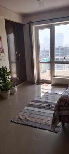 3 BHK Apartment For Rent in DLF Regal Gardens