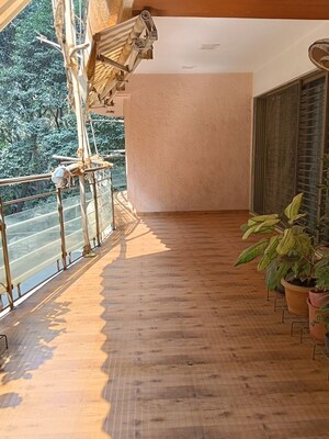 Staircase in 3 BHK Apartment at Gajra Balaji Tower, Santacruz West – for Rent