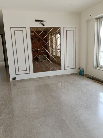 Room in 3 BHK Apartment at Gajra Balaji Tower, Santacruz West – for Rent