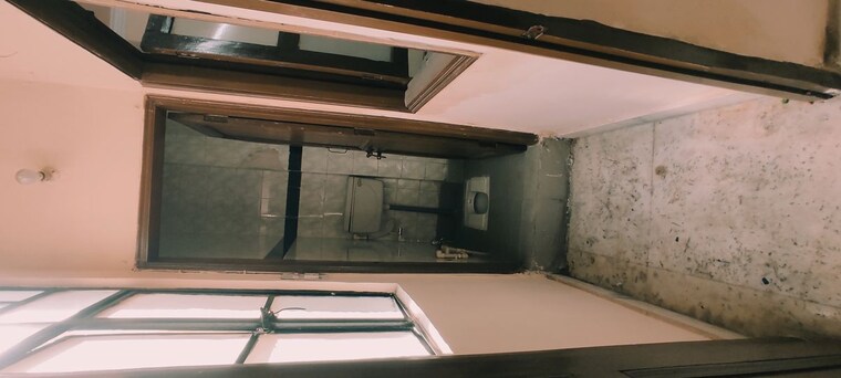 Bathroom, old rajinder nagar 2 Bedroom 500 Sq.Ft. Builder Floor In Old Rajinder Nagar Delhi 10010370