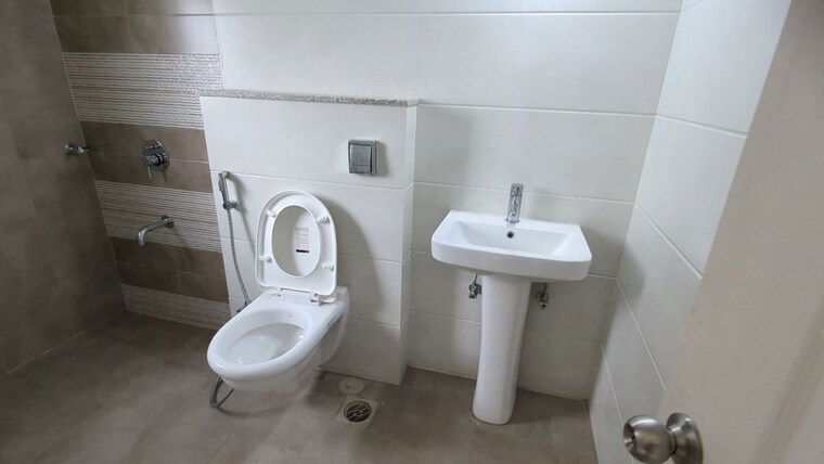 Bathroom, avon-vista 3 Bedroom 1052 Sq.Ft. Apartment In Balewadi Pune 10010376