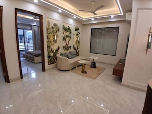 Living Room in 4 BHK Builder Floor at DLF City Gurgaon, Sector 27 – for Sale