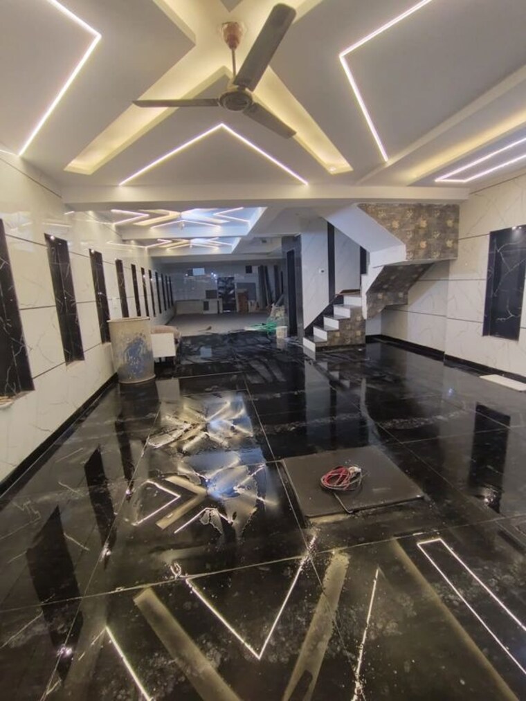  Parking, uttam nagar 3 Bedroom 90 Sq.Yd. Builder Floor In Uttam Nagar Delhi 10010392