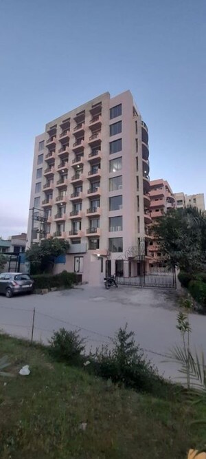 1 RK Apartment – Exterior View View at Huda Market, Sector 31 - for Rent