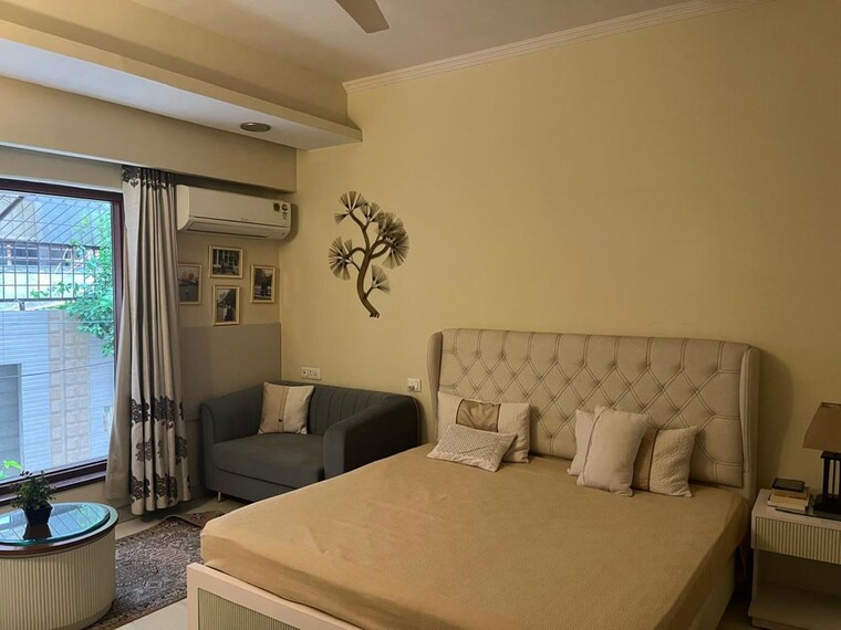 Living Room, dlf-city-phase-iii 6+ Bedroom 2816 Sq.Ft. Villa In Sector 24 Gurgaon 10010042