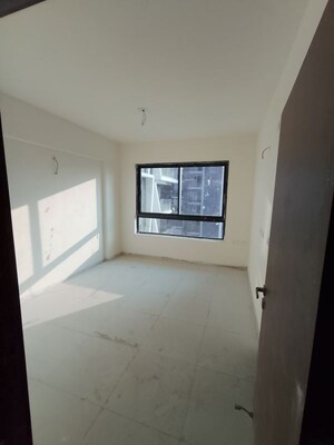 Room in 2.5 BHK Apartment at One OAK Natura, Sushant Golf City – for Sale