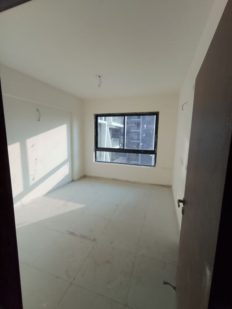 Room, one-oak-natura 2.5 Bedroom 1508 Sq.Ft. Apartment In Sushant Golf City Lucknow 10010426