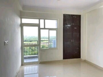Room in 1 BHK Apartment at Saket – for Rent