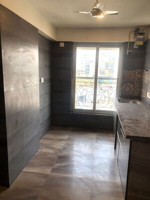 Room in 3 BHK Apartment at Santacruz West – for Rent