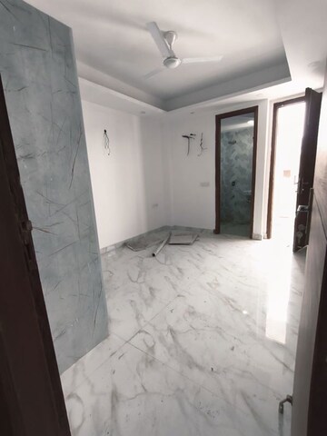 Room in 2 BHK Apartment at Saket – for Rent