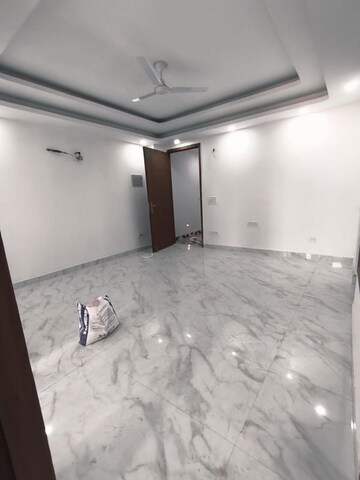 Room in 2 BHK Apartment at Saket – for Rent