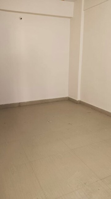 Room in 3 BHK Apartment at Hinoo – for Rent