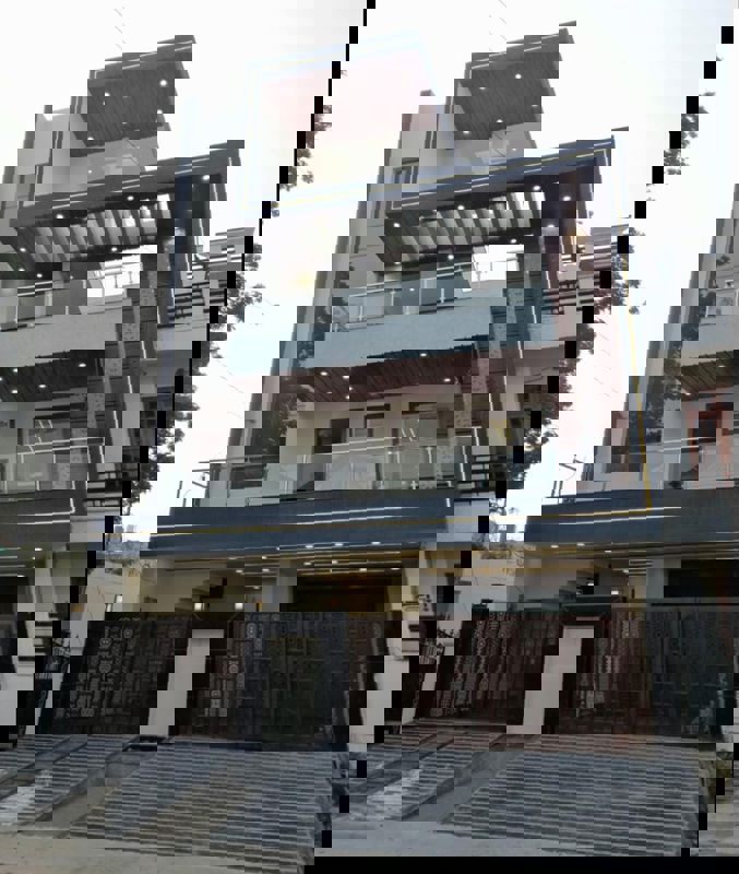 3 BHK + Pooja Room 1500 Sq.Ft. Builder Floor in DLF Vibhuti Khand