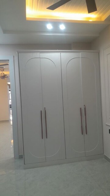 Building Lobby in 4 BHK Builder Floor at Shivkripa Orchid Gyan Khand, Gyan Khand I – for Sale