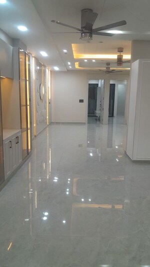 Building Lobby in 4 BHK Builder Floor at Shivkripa Orchid Gyan Khand, Gyan Khand I – for Sale