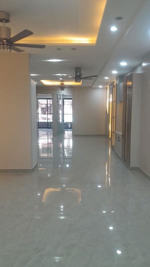 Room in 4 BHK Builder Floor at Shivkripa Orchid Gyan Khand, Gyan Khand I – for Sale