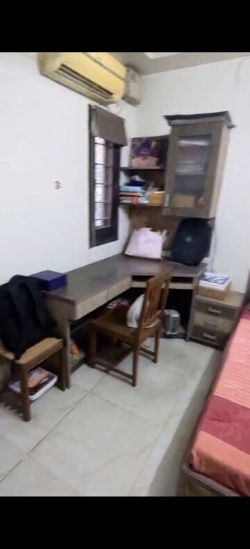 Gym in 2.5 BHK Apartment at Karol Bagh – for Rent