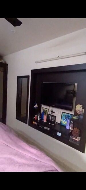 Furnished Amenities in 2.5 BHK Apartment at Karol Bagh – for Rent