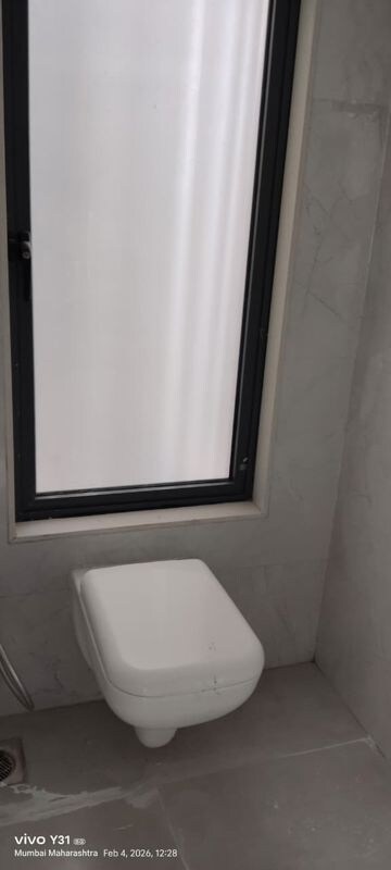 Room in 2 BHK Apartment at Arkade Aspire, Goregaon East – for Rent