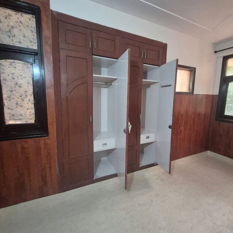Room, dwarka 3 Bedroom 2100 Sq.Ft. Apartment In Dwarka Delhi 10010484