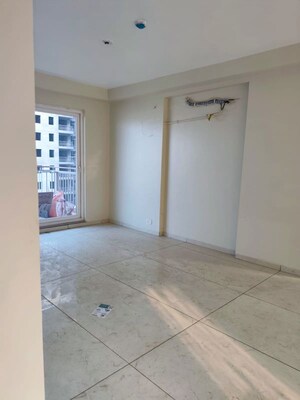 Room in 3 BHK Builder Floor at Gomti Nagar – for Rent