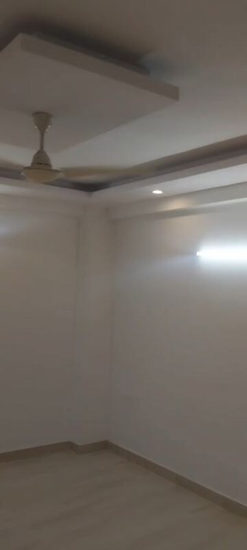 Room in 3 BHK Builder Floor at Amolik Residency, Sector 86 – for Sale