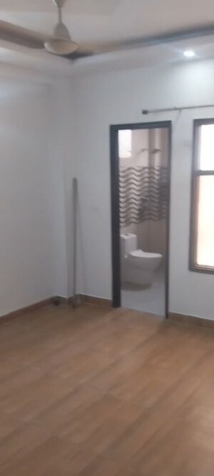 Room in 3 BHK Builder Floor at Amolik Residency, Sector 86 – for Sale