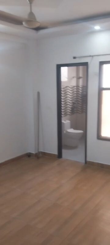 Room in 3 BHK Builder Floor at Amolik Residency, Sector 86 – for Sale