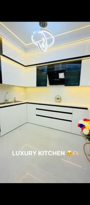 Furnished Amenities in 3 BHK Builder Floor at Uttam Nagar – for Sale