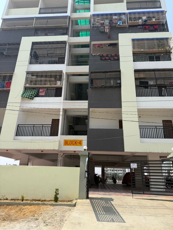 2 BHK + Pooja Room Apartment For Sale in Tulasi Lakefront