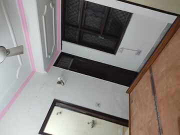 Furnished Amenities in 3 BHK Builder Floor at Khirki Extension – for Rent