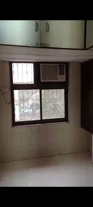 Room in 1.5 BHK Apartment at Markaz Apartment, Jogeshwari West – for Sale