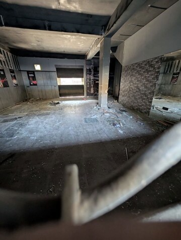 Kitchen in  Showroom at Pitampura – for Rent