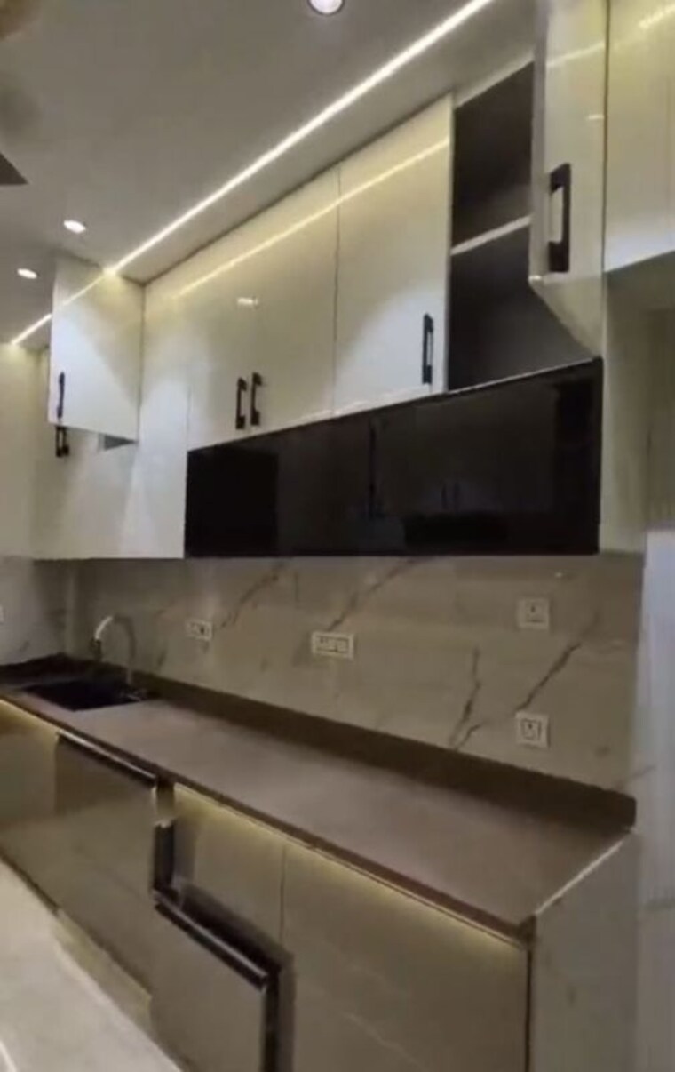 Kitchen, bptp-amstoria 3 Bedroom 2384 Sq.Ft. Apartment In Sector 102 Gurgaon 10010586