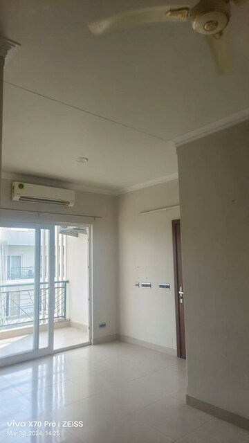 Room in 4 BHK Apartment at Sare Home, Sector 92 – for Sale