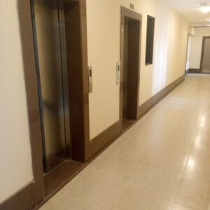 Room in 1 BHK Apartment at Chandak 34 Park Estate, Goregaon West – for Rent