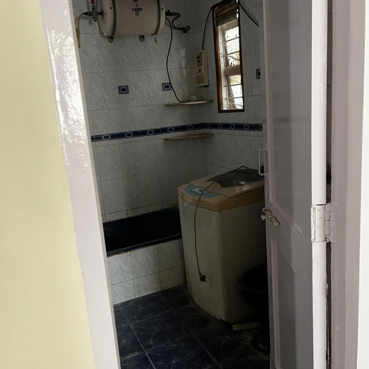 Bathroom, aundh 1 Bedroom 500 Sq.Ft. Apartment In Aundh Pune 10010609