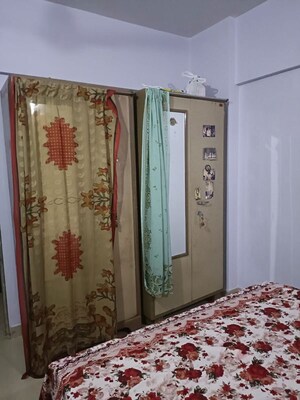 Bedroom in 2 BHK Apartment at Andheri East – for Rent