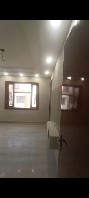 Room in 3 BHK Builder Floor at Rohini Sector 24 – for Sale