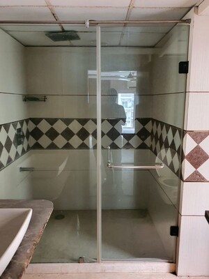 Master Bedroom in 4 BHK Apartment at Mahagun Maple, Sector 50 – for Rent