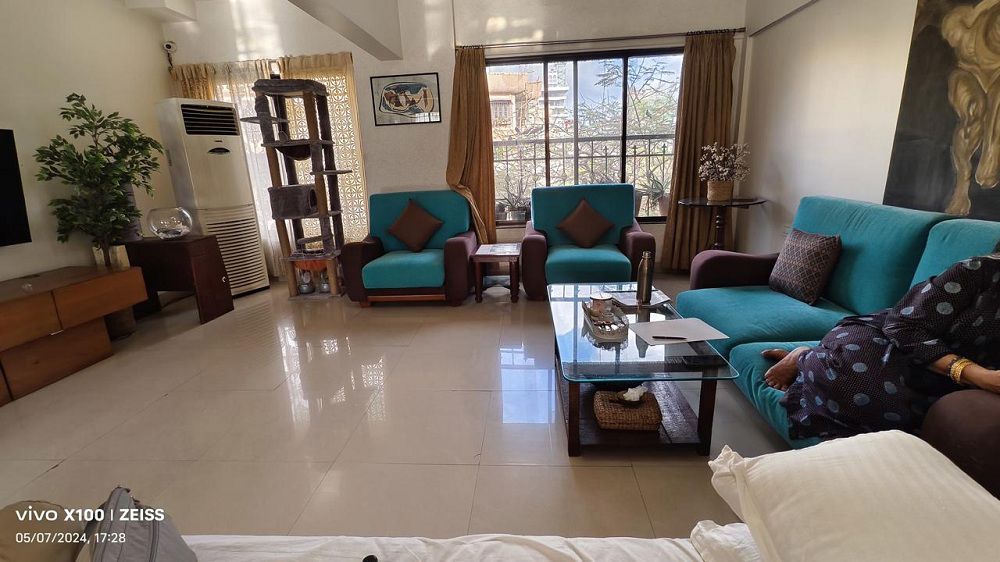 2 BHK + Pooja Room Apartment For Rent in Bandra West