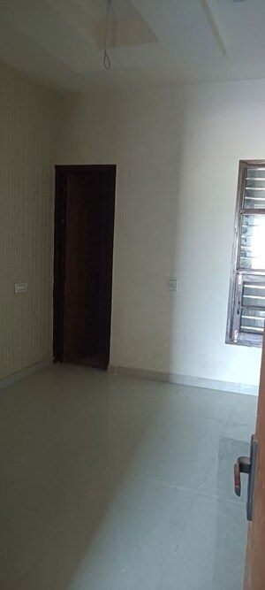 Room in 2 BHK Builder Floor at Dhakoli – for Rent
